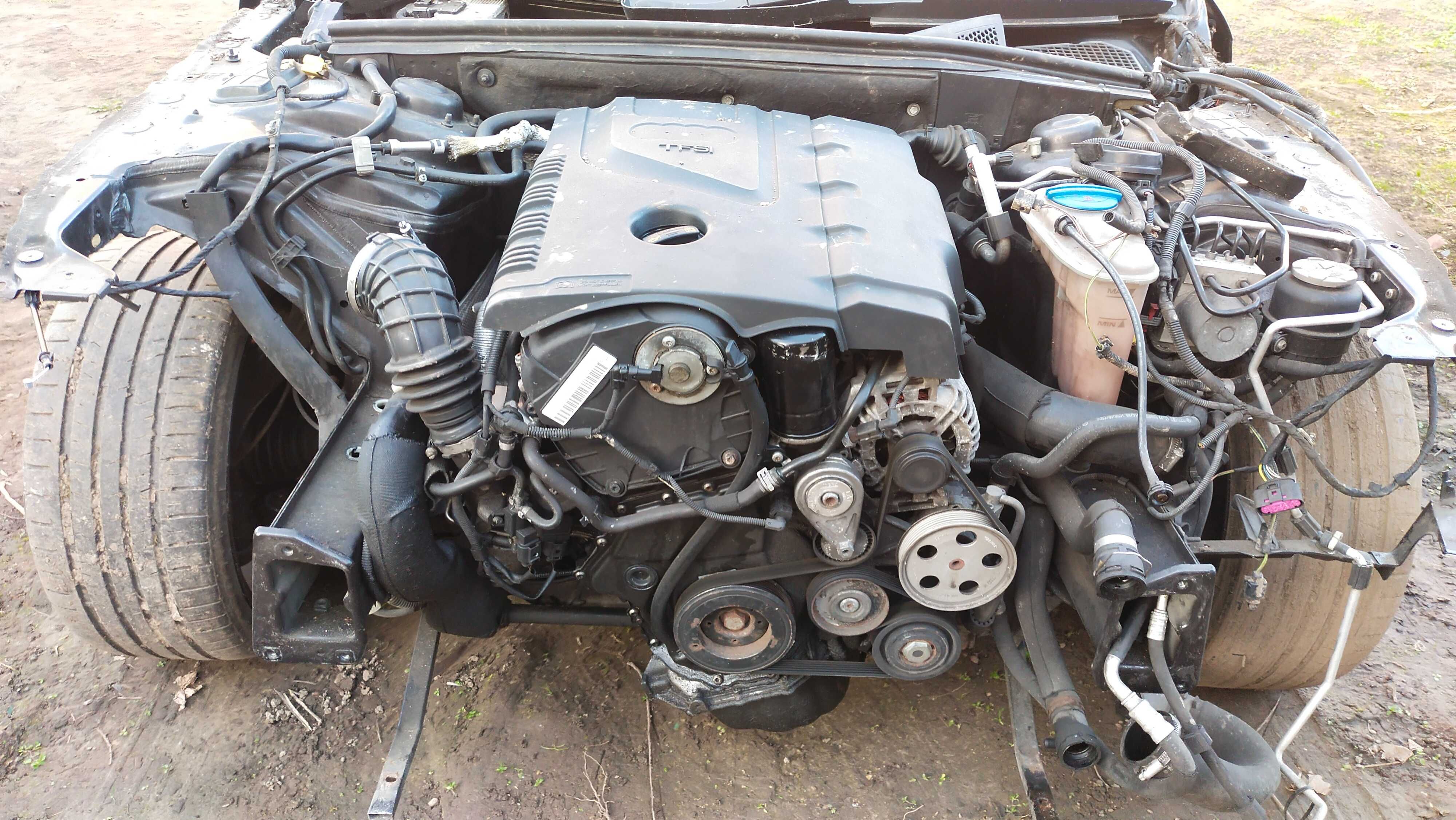 Różne  części Audi A4 B8 ORAZ VW Touran 2003 r