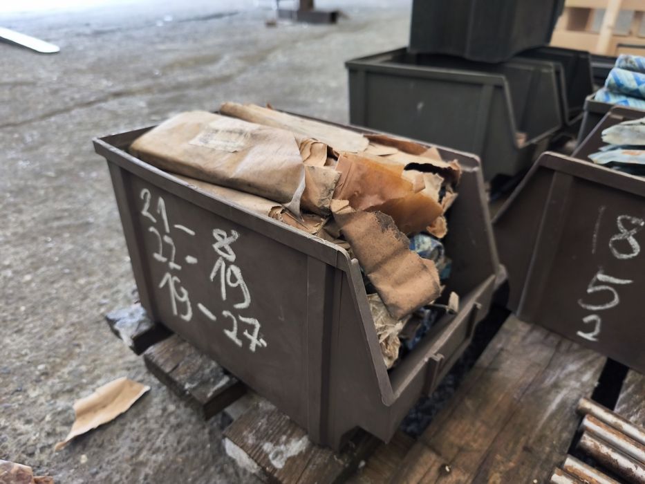 Wiertła do metalu stożek narzynki gwintowniki  leżaki magazynowe PRL