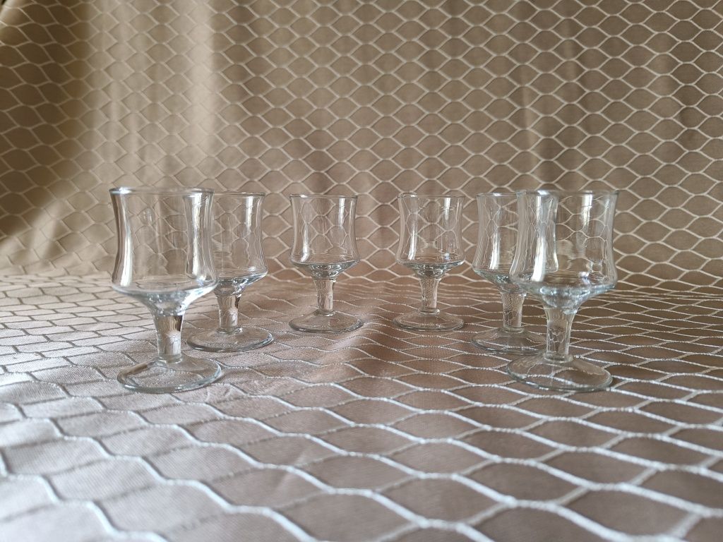 Kieliszki do wódki na nóżce 0,25 ml PRL