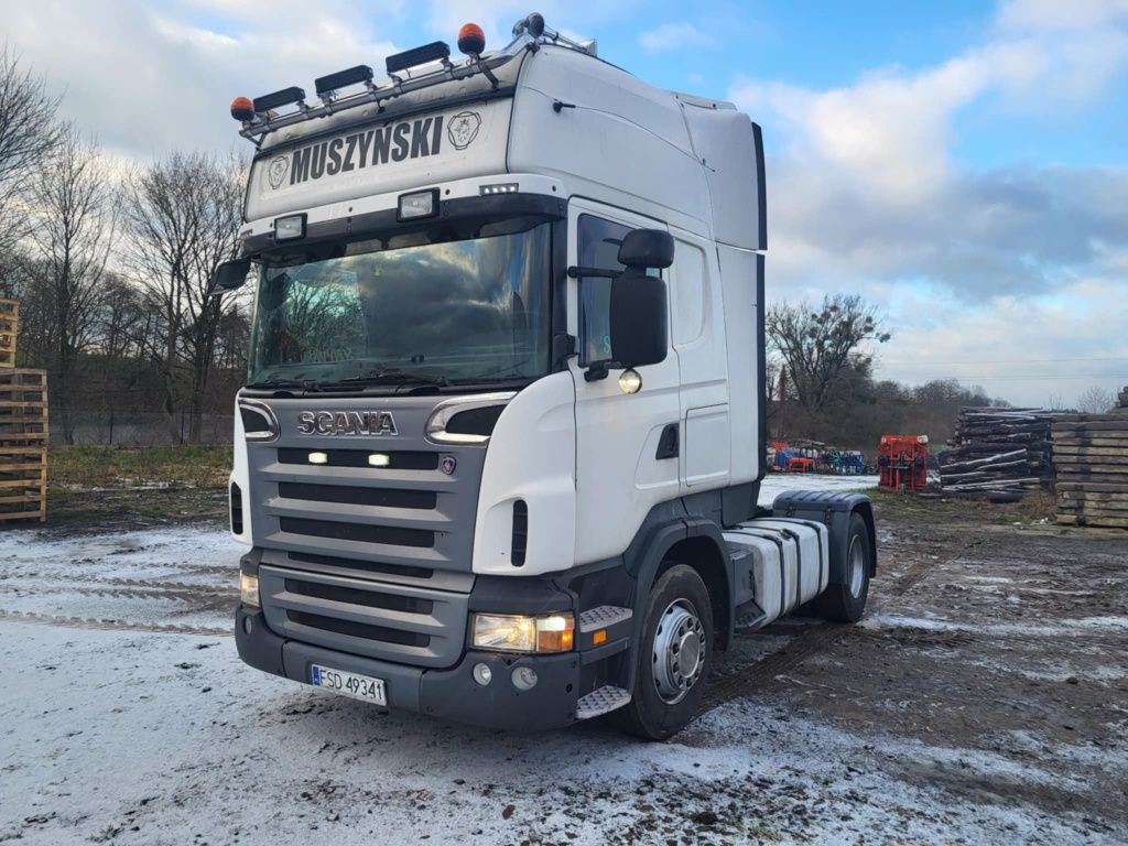 Ciągnik siodłowy SCANIA