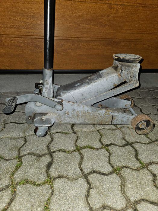 Podnośnik samochodowy