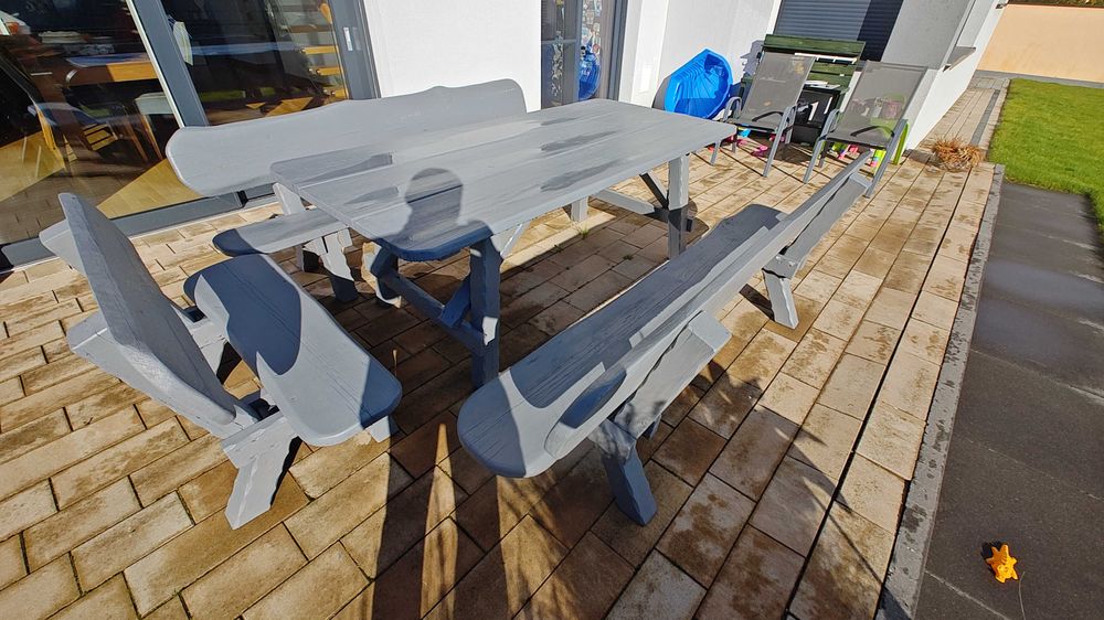 Zestaw mebli ogrodowych – stół + 3 ławki (215 x 100 cm)