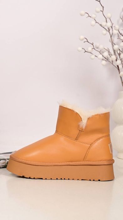 Шкіряні угі. Жіночі угі. Зимове жіноче взуття. Шкіряне взуття