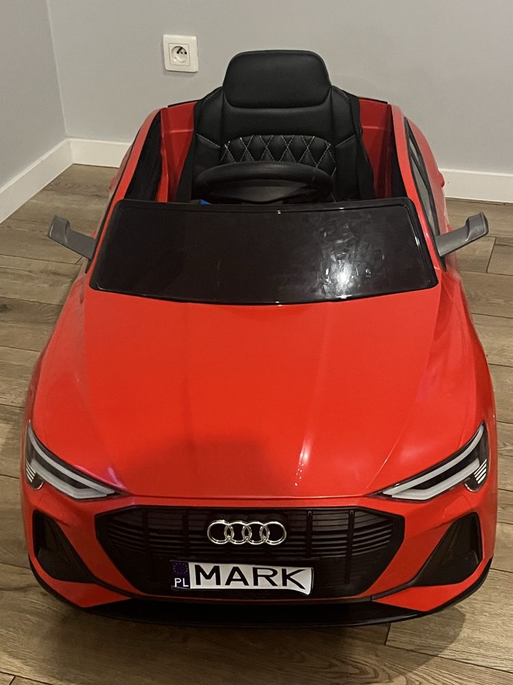 AUDI E-TRON 4X4 SKÓRA Pojazd auto na akumulator