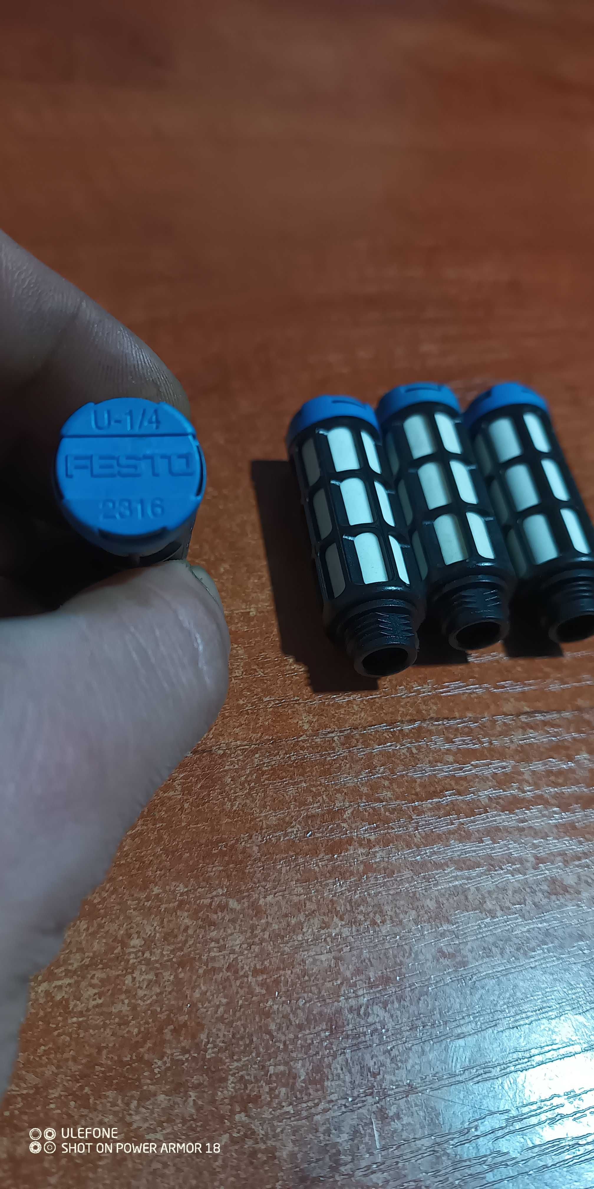 Zestaw zaworów pneumatycznych,tłumików,filtrów paliwa 127 części