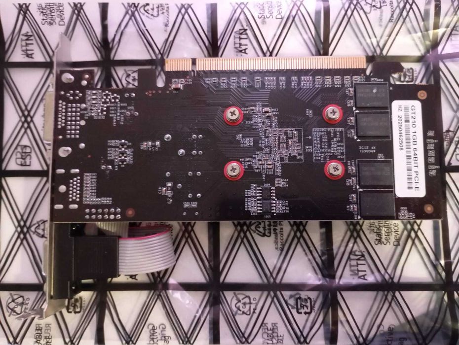 Placa Gráfica Gt21064284484158979122