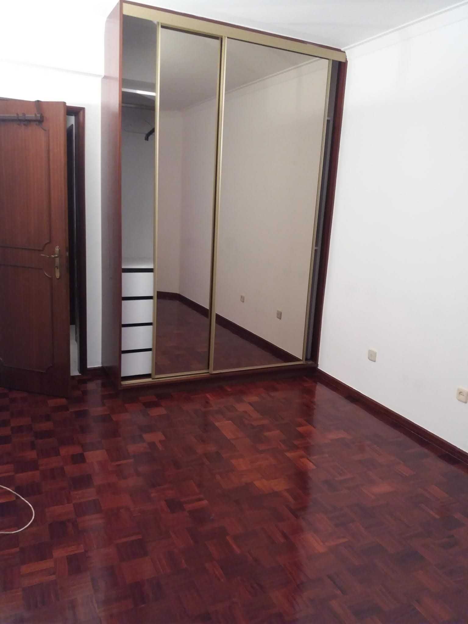 Vendo apartamento 2° andar na Baixa da Banheira