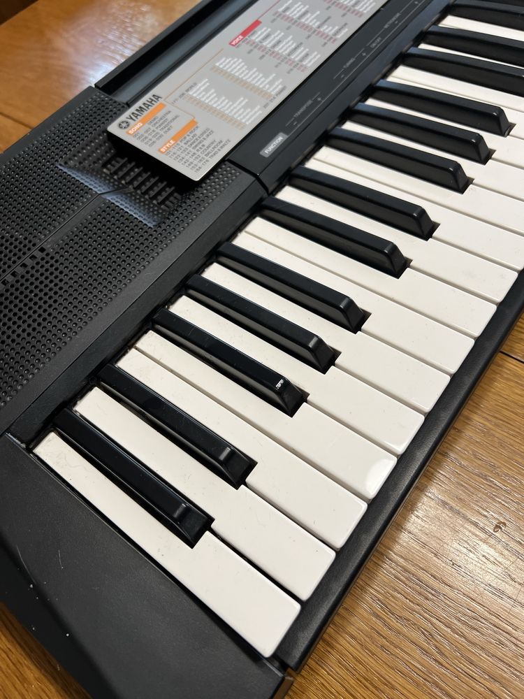 Keyboard Yamaha psr F50