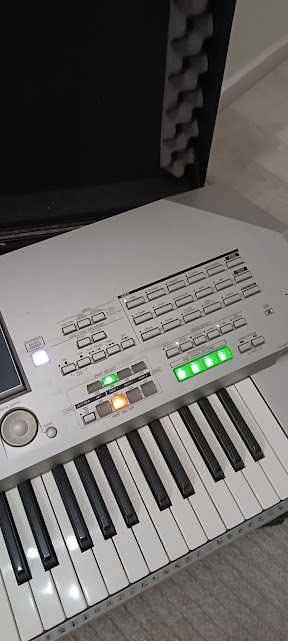 Yamaha Tyros2 teclado