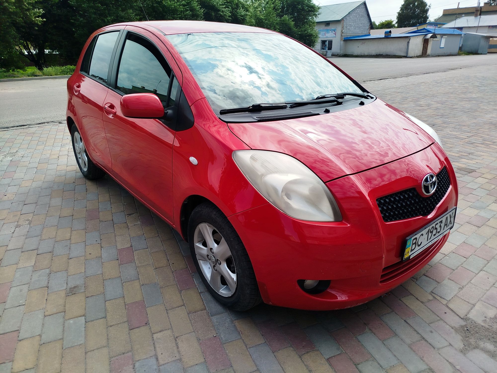 Toyota Yaris 1.3 автомат