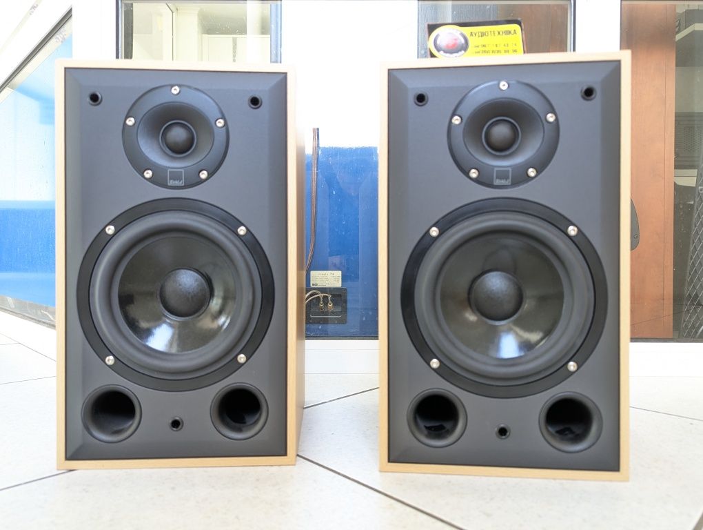 Hi-Fi Акустика Dali Blue 2002. Вес 11 кг. Дания