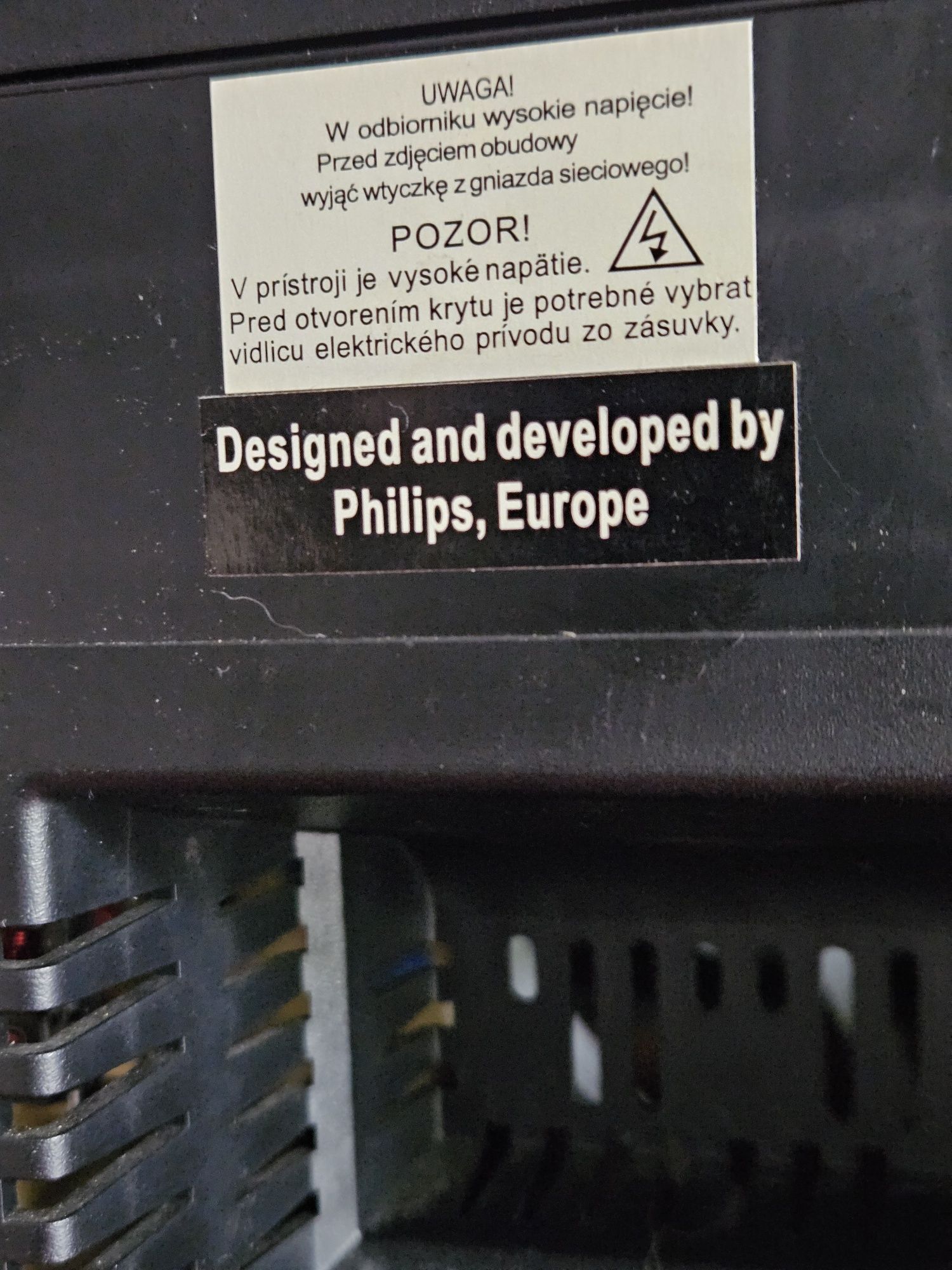 Głośna wieża Philips Mega Bass AUX
