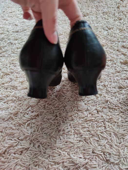 Кожані туфлі Berloni