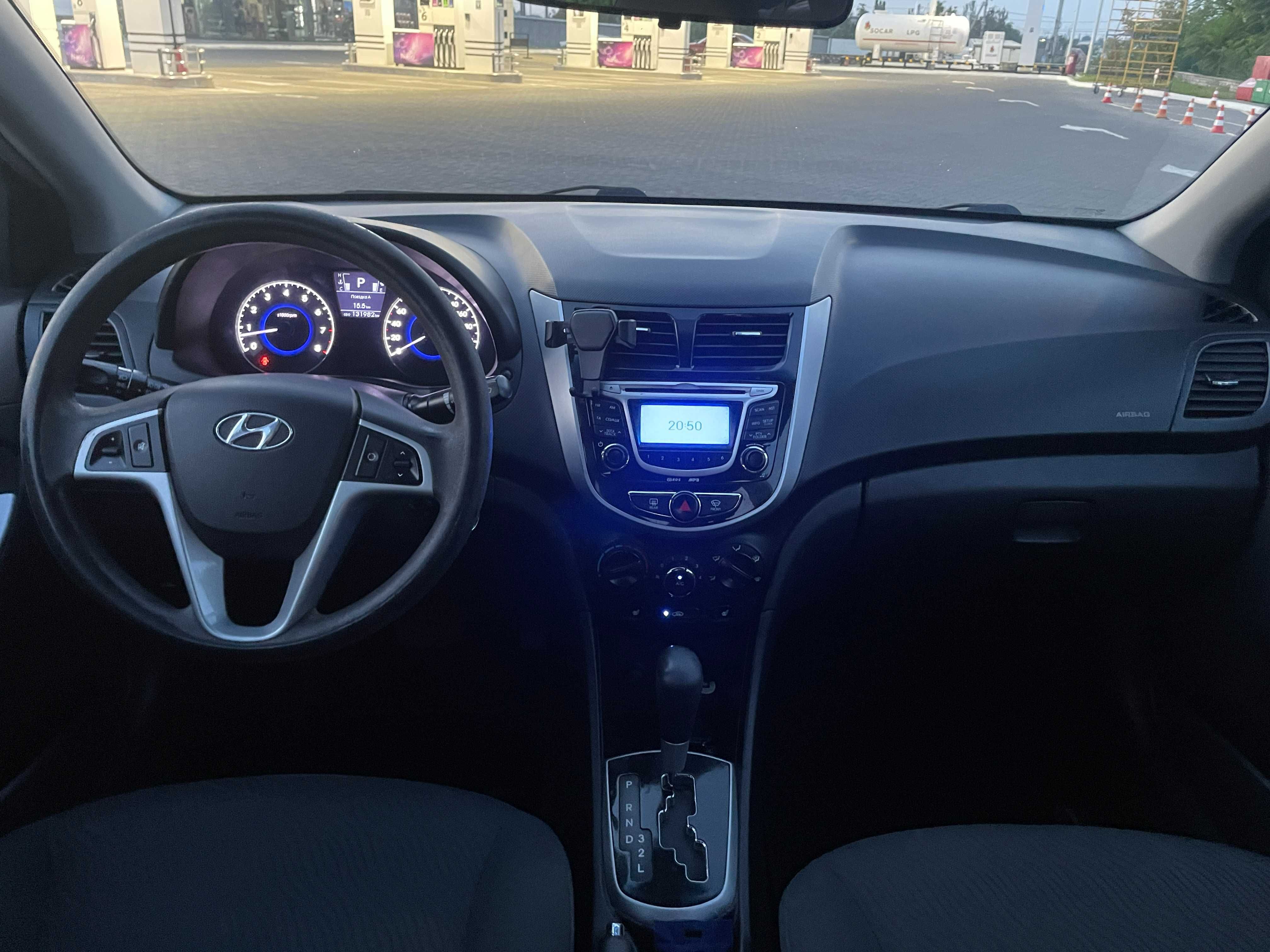 Hyundai Accent 2011 1.6 л