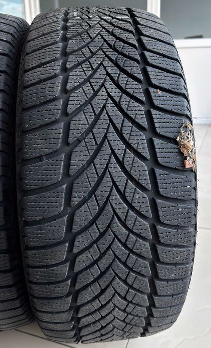 Продам зимові шини 235/45 R18 88T Goodyear UltraGrip ICE2