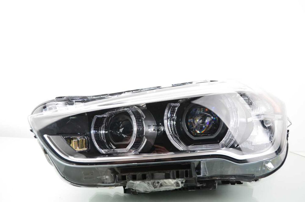 BMW X1 F48 2019 lewa lampa przednia