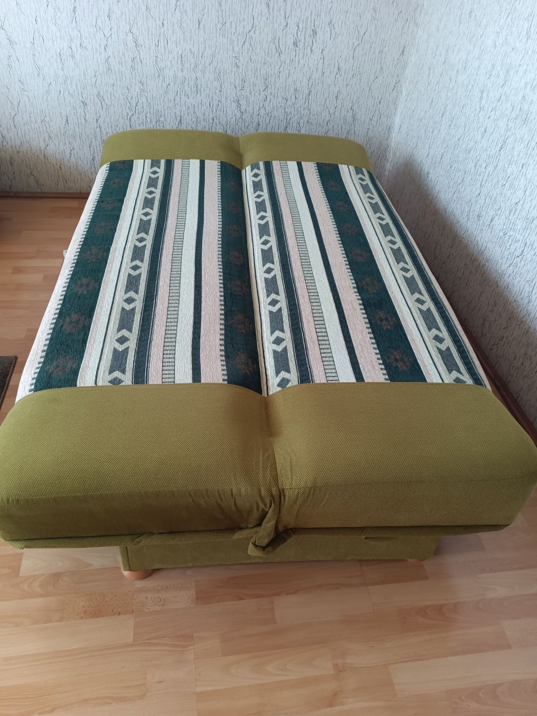 Wersalka w odcieniach zieleni