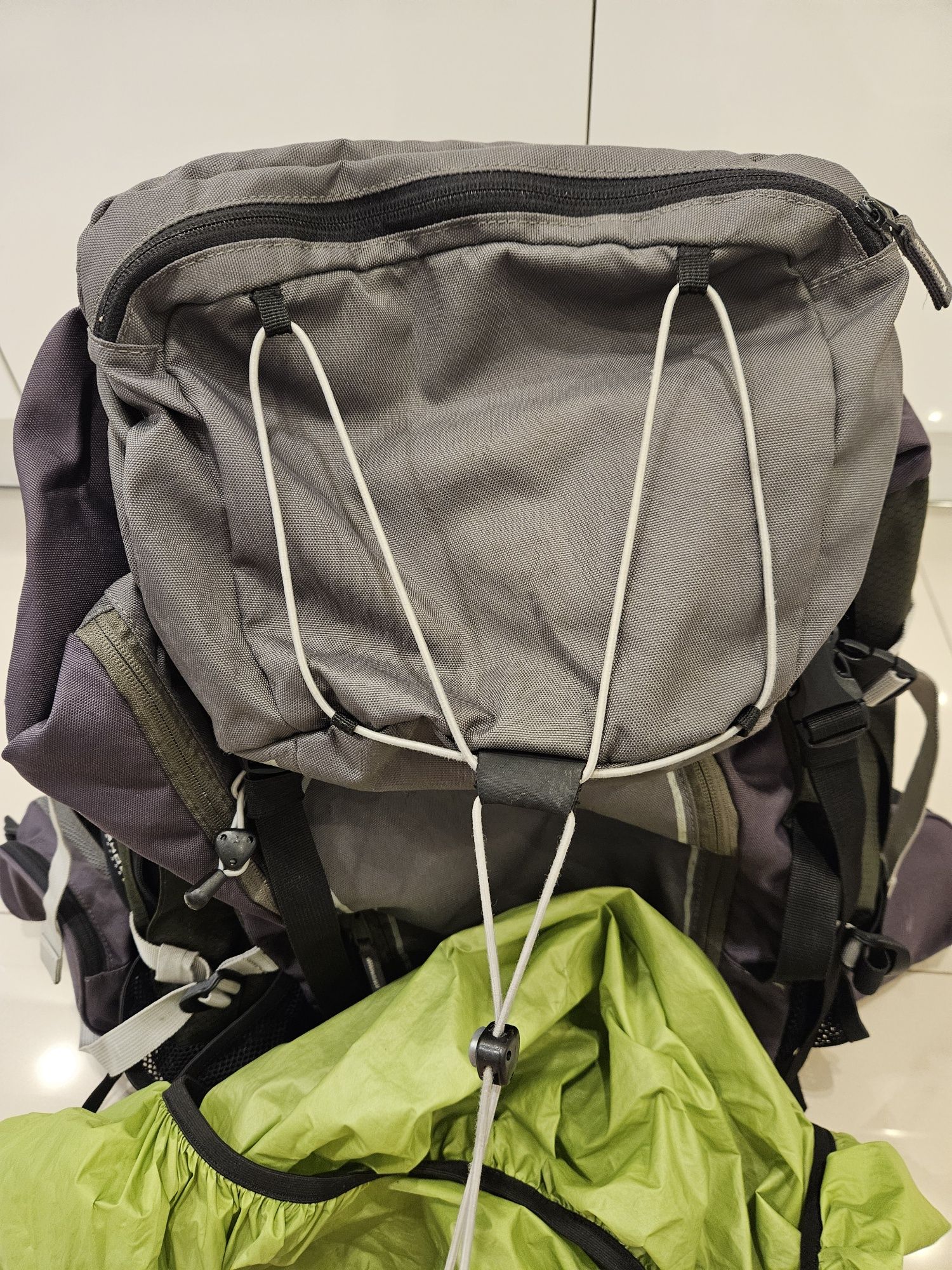 plecak trekkingowy turystyczny Quechua Forclaz Symbium 60 l khaki