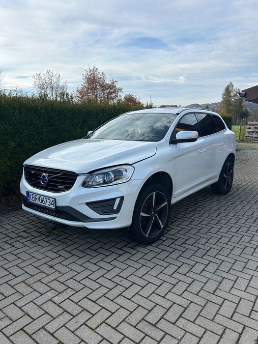 Volvo XC 60 Volvo XC60 D5 R-Design Automat 215 KM – uszkodzony – 2013 r.