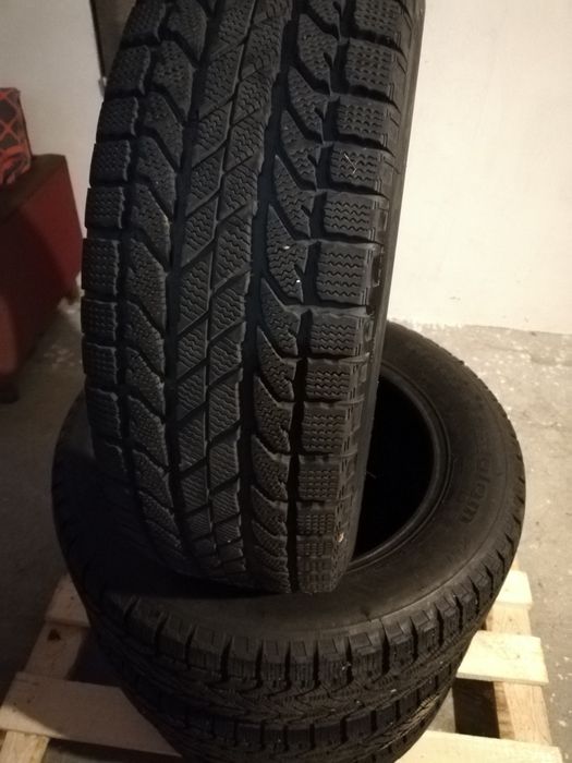 Sprzedam opony zimowe BFGoodrich 225/60/R17