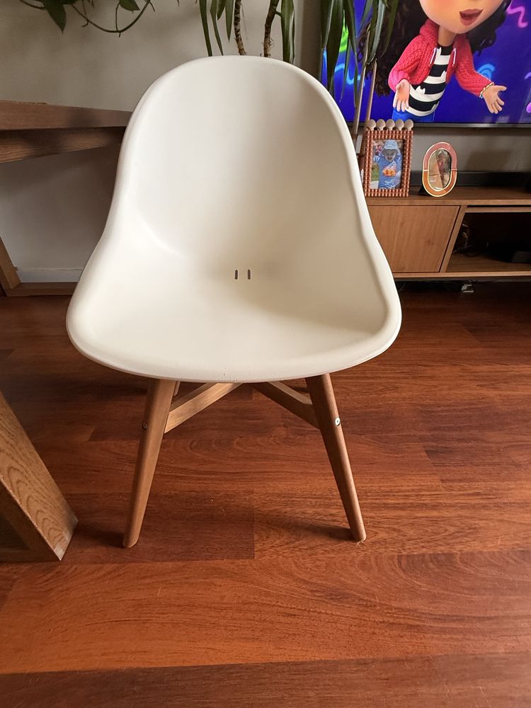 Krzeslo Ikea FANBYN styl skandynawski