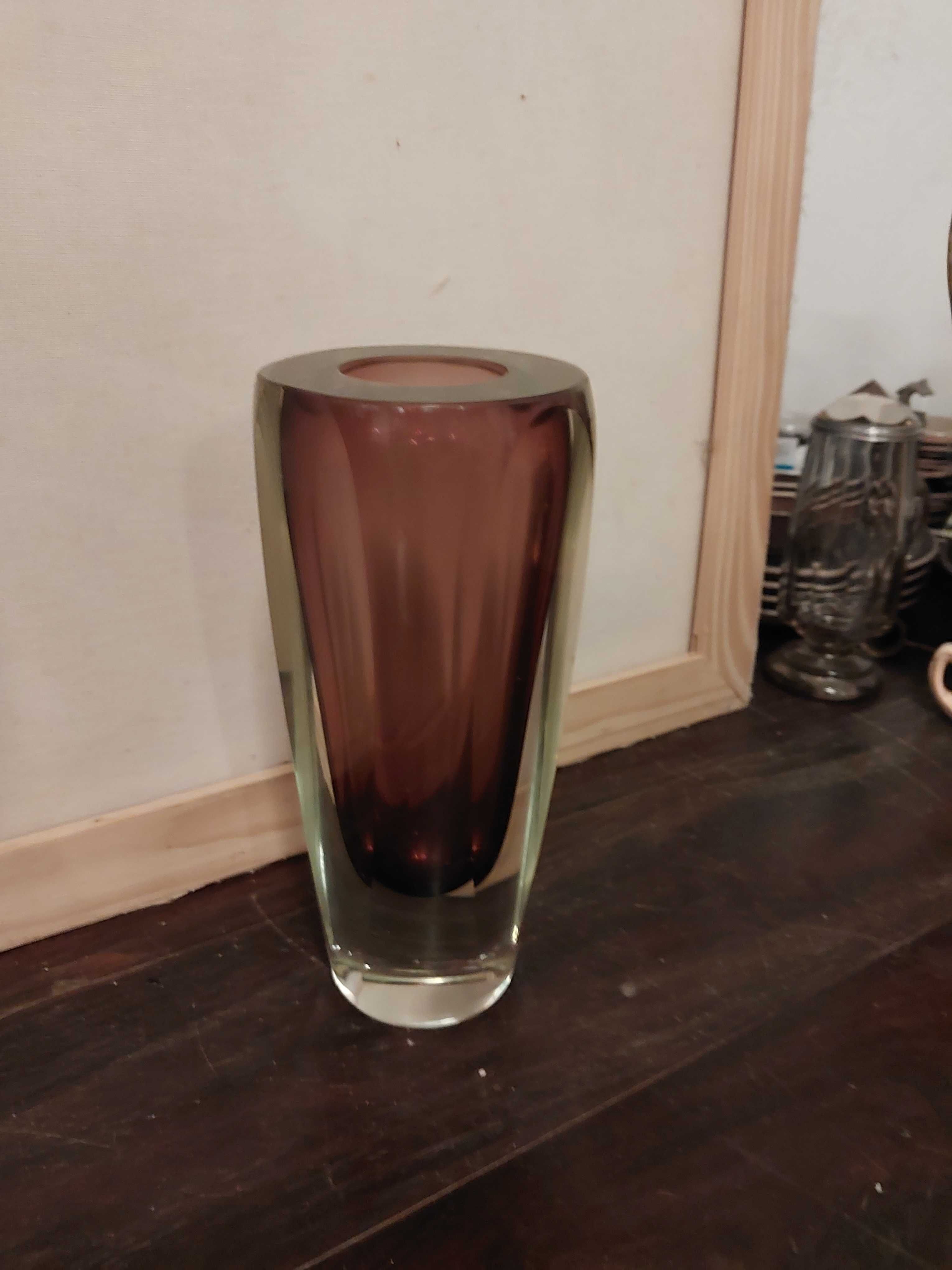 Duży masywny wazon