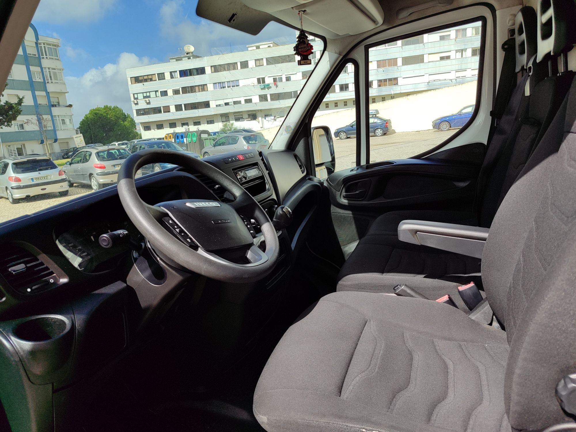 Iveco Daily 2.3Hpi Longa
Vidros Elétricos 
Fecho Centralizado com Coma
