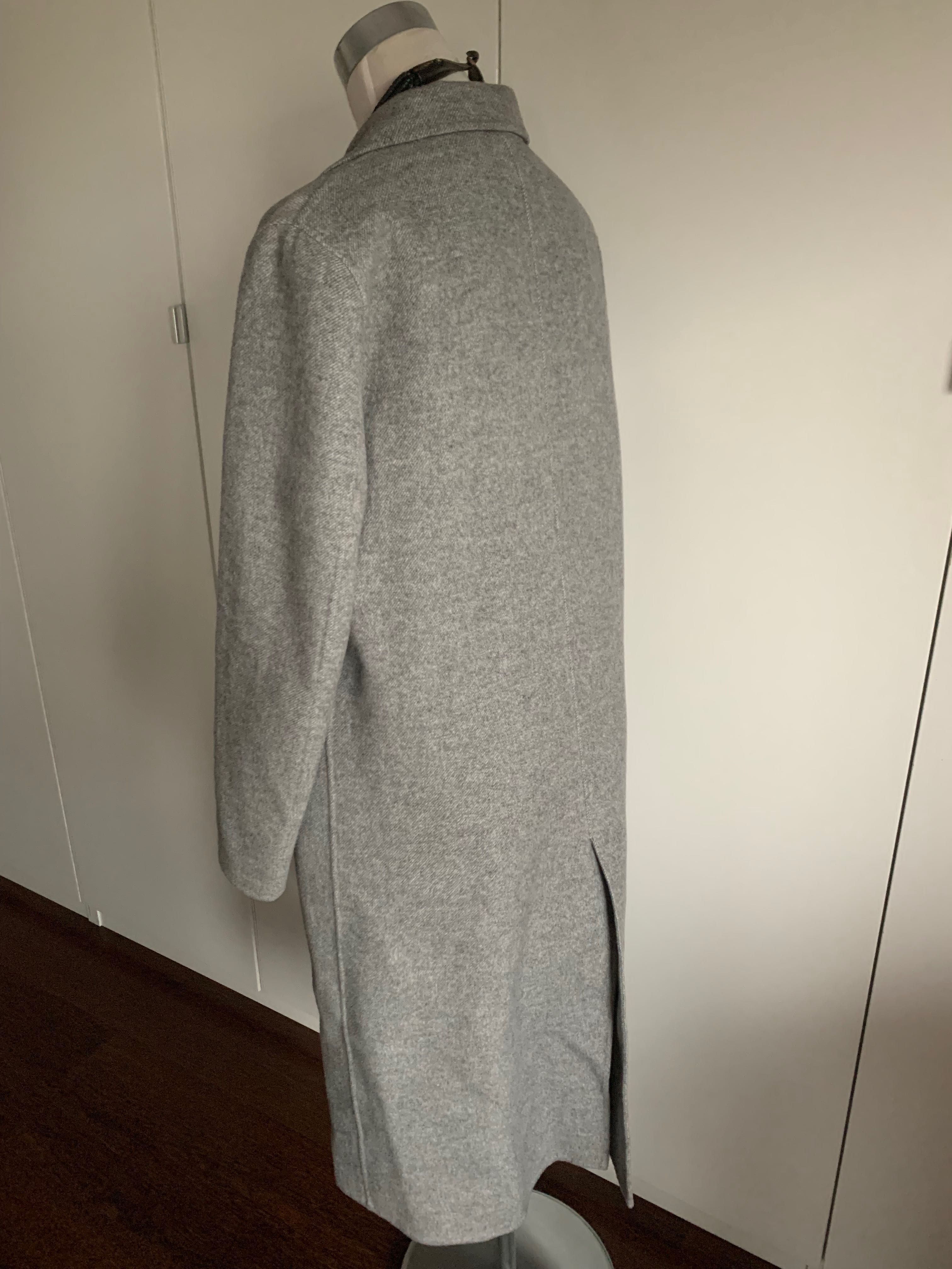 Casaco comprido cinzento Zara