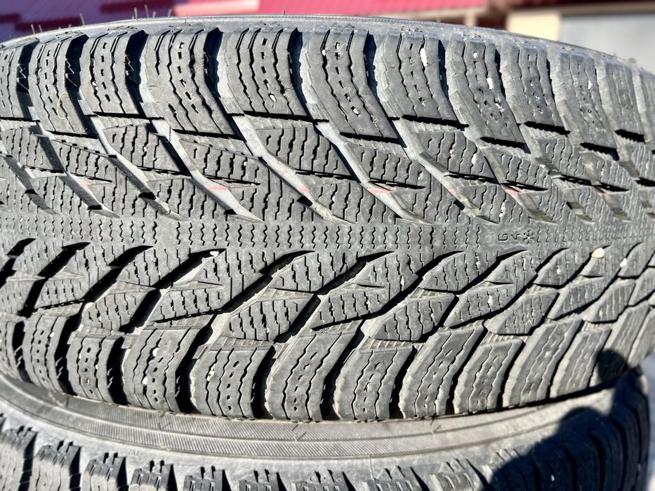 Шини зимові 215/65 r16 Nokian Hakkapeliitta R3 SUV ідеал 8мм 2020