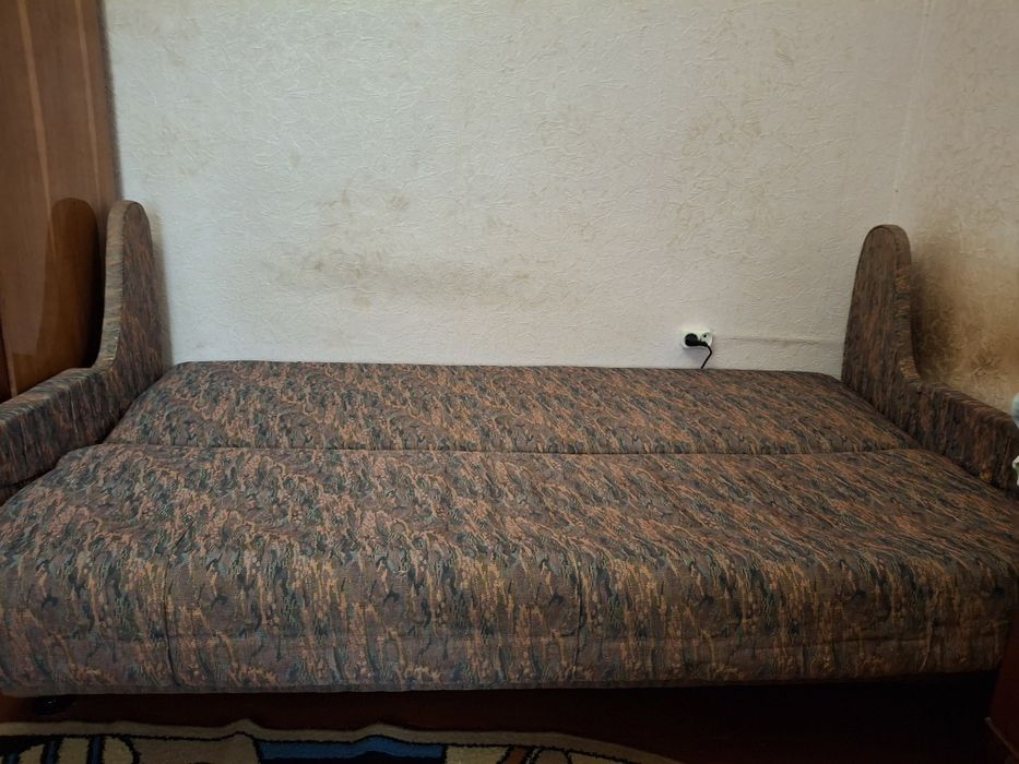 Продам диван книжку б/у