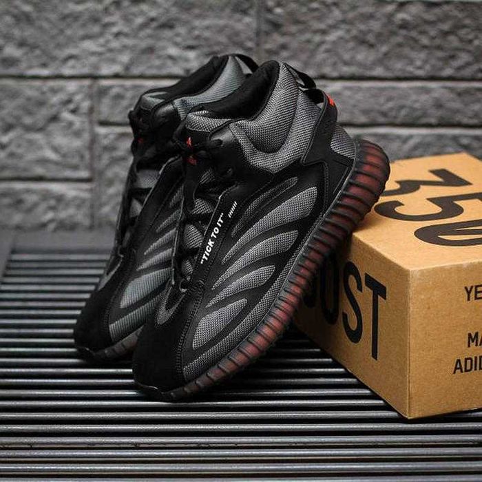 Чоловічі зимові кросівки adidas yeezy 350