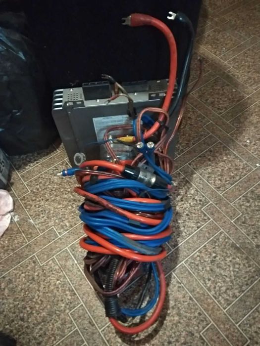 Сабвуфер бу в комплекте