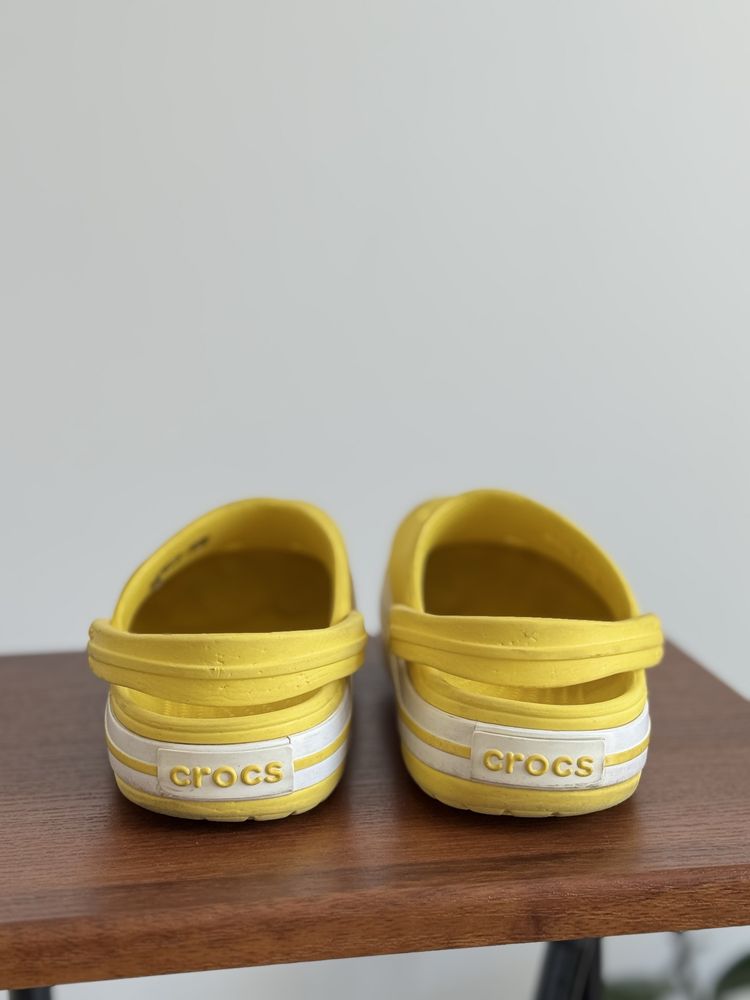 Crocs Крокси жовтого кольору
