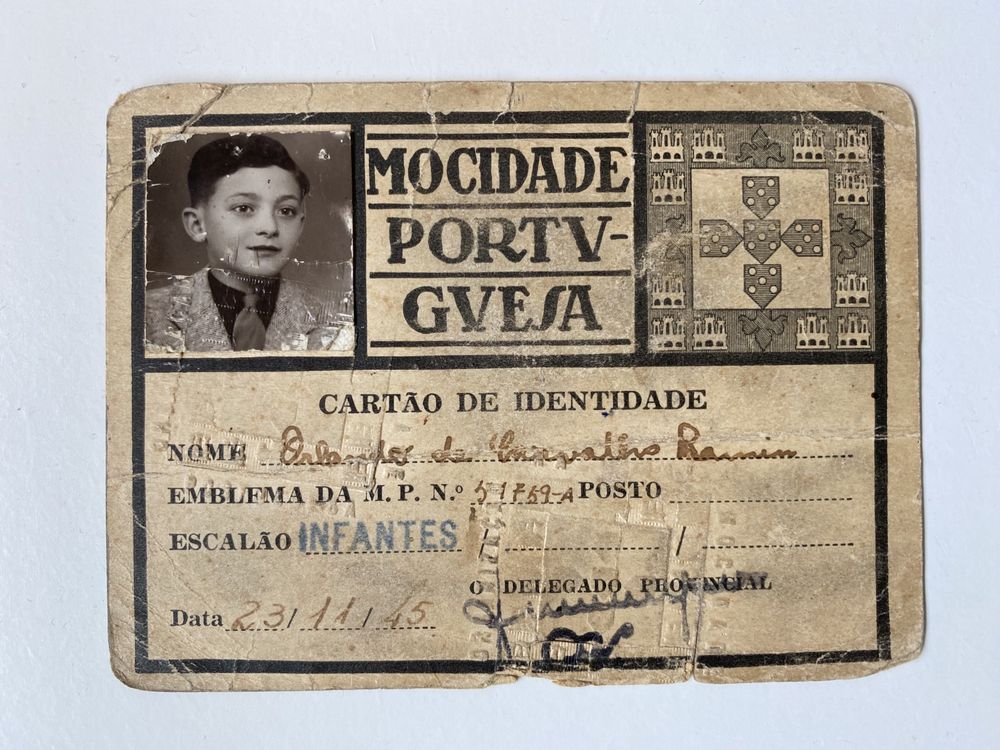 Mocidade Portuguesa + Bilhete identidade. Salazar.