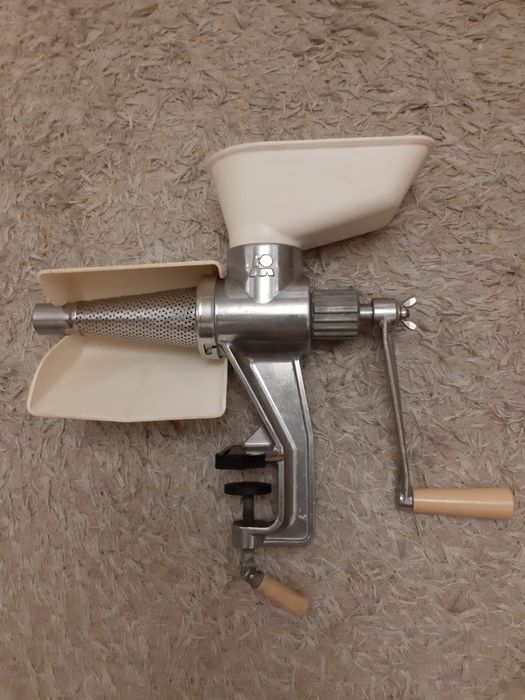 Продам соковыжималку