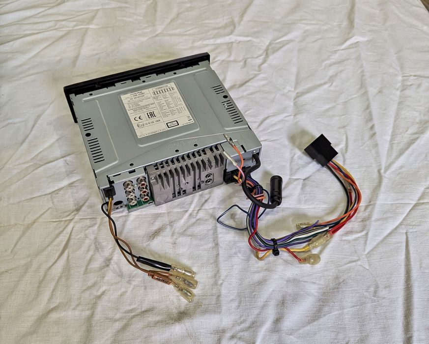 ALPINE CDA-193BT - Komplet - Zwrotnica 3-way - Czasówki - BT/CD/USB