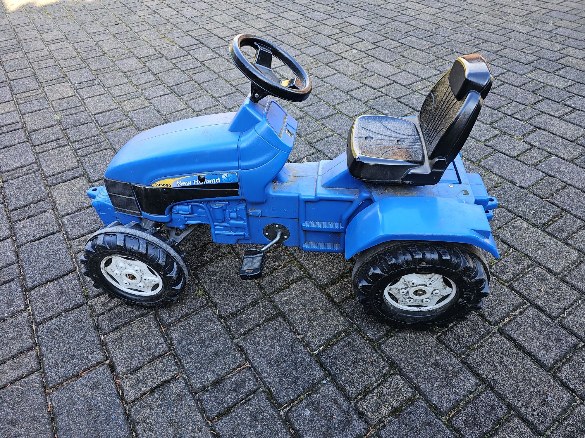 Rowerek Traktorek New Holland TD5050 na pedały dla dziecka