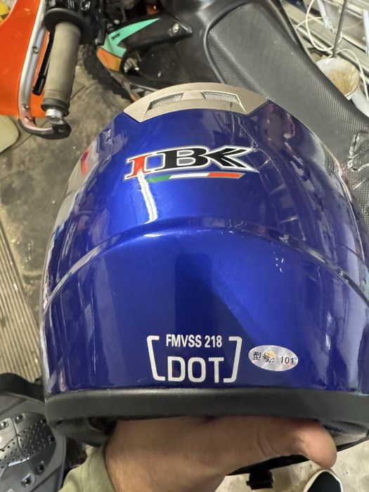 Продам шолом, шлем