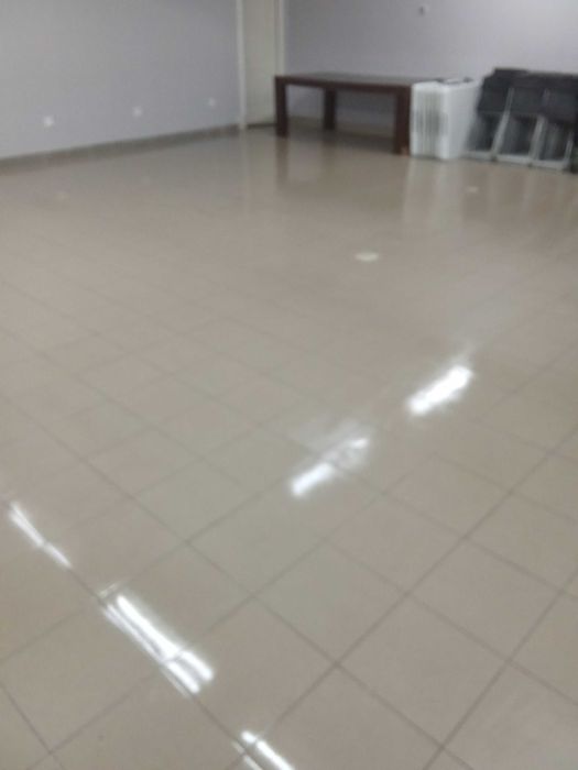Limpeza profissional em escritório, empresa e condomínios