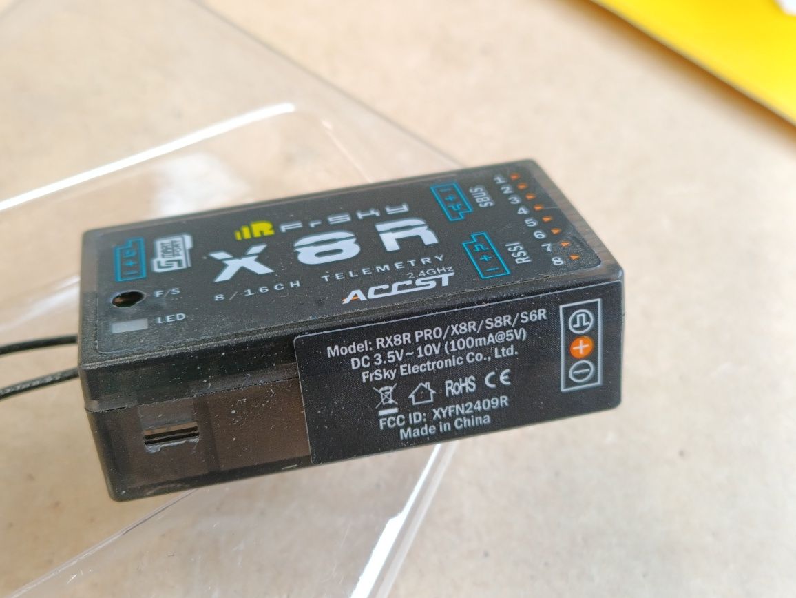 Приймач/приёмник/receiver (RX) FrSky X8R 2.4GHz