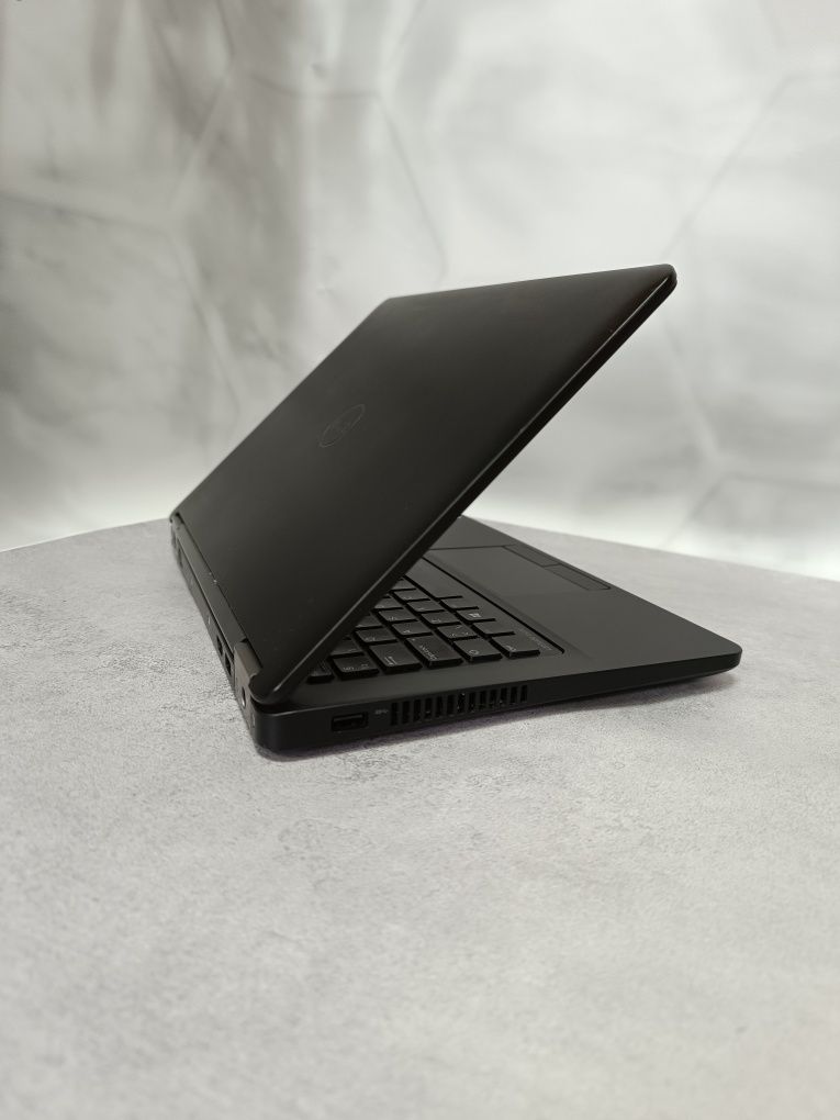 Ноутбук  Dell Latitude E5270/i5-6300U/8/256/12.5"/HD/Гарантія 9 м.