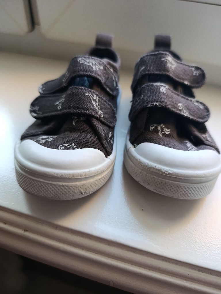 Buty chłopięce na rzepy 22