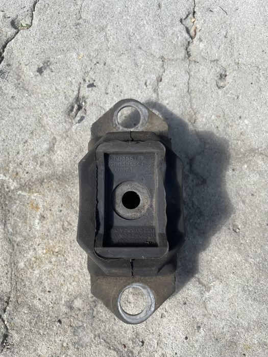 Левая подушка двигателя nissan qashqai j10 1,6 механика