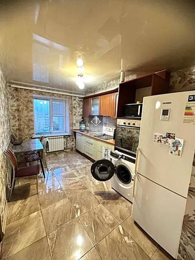 Продам 2-кімнатну квартиру, Шевченківський р-н, пр. Моторобудівників