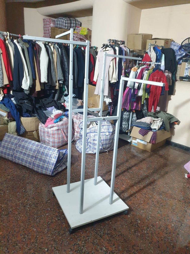 Стойка доя одежды