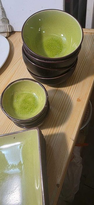 Sushi Set Green  -   4 pratos + 4 taças e 4 molheiras