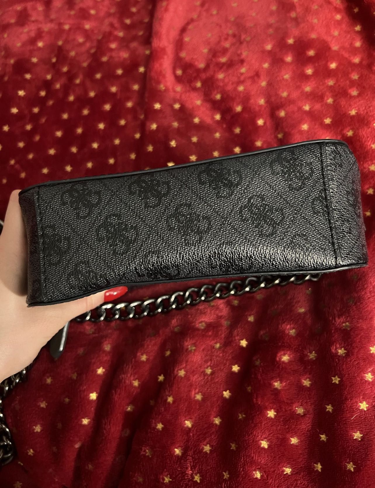 Сумка  крос-боді GUESS Noelle Quatto G
Camera Crossbody оригінал