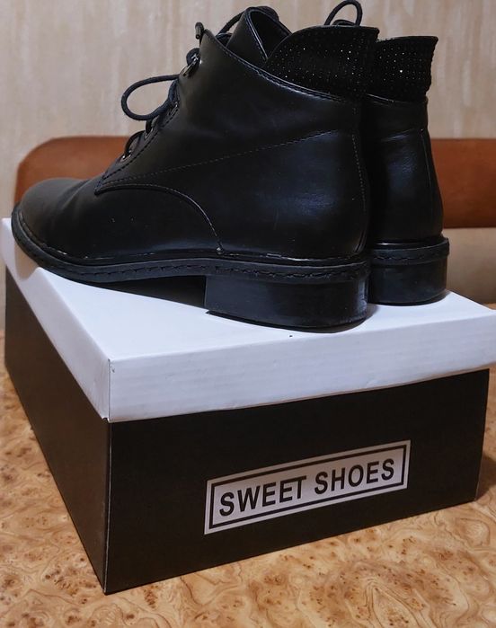 Ботінки жіночі демісезонні