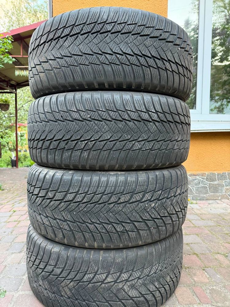 Шини Bridgestone Blizzak 255/50 R20 2020рік