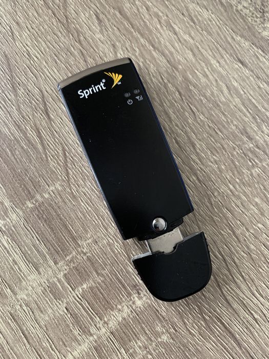 Продам б/у модем Sprint Compass 597